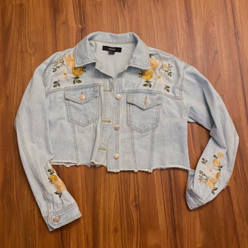 💞 2/$45SALE Cropped floral jean jacket